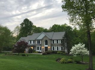 17 Hunters Trl, Chester, NJ 07930