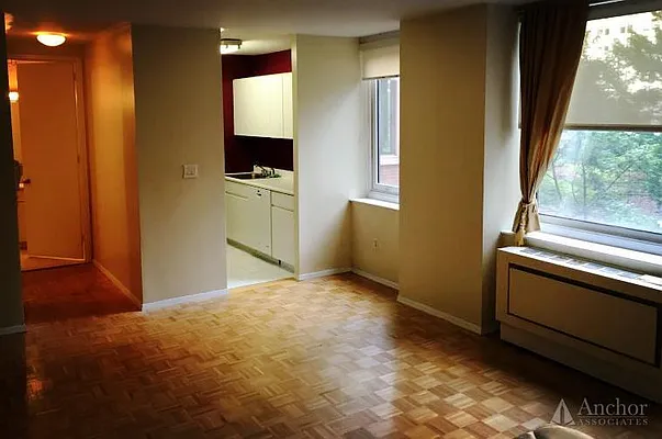 Rented by Anchor Associates | media 7