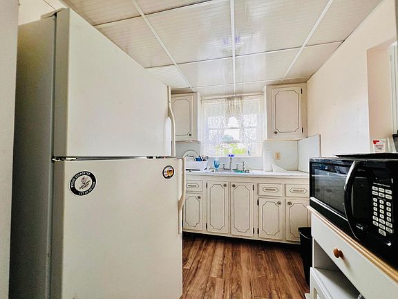 3rd image of 257 Sussex M