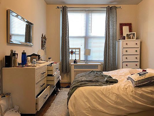 5th image of 3234 33rd St APT 2F