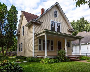 915 4th St E, Saint Paul, MN, 55106