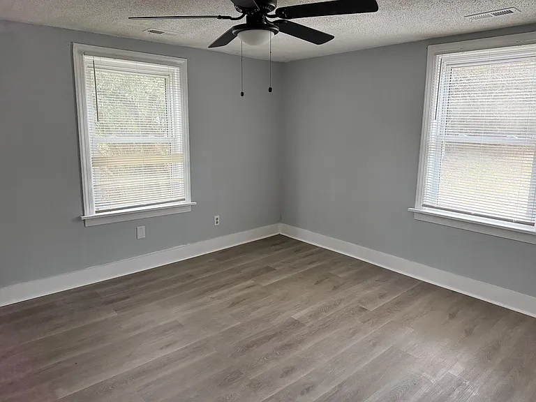 2718 Newsome St — Photo 13