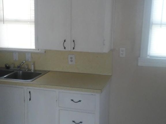 3rd image of 2790 Hickory St