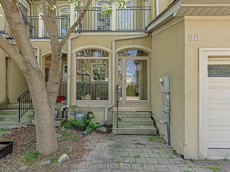 38 Romance Dr — Photo 2
