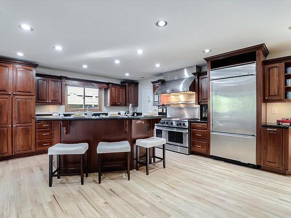2nd image of 737 Carlisle Way #1