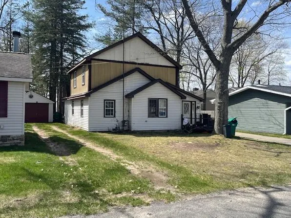 319 Beverly Dr, Prudenville, MI 48651