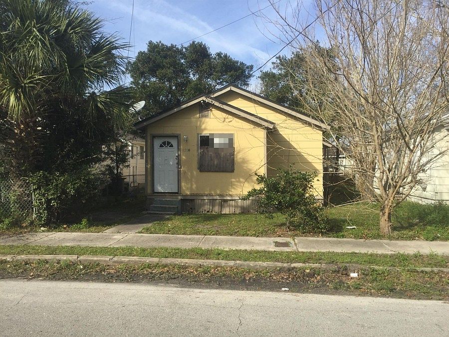 1st image of 1313 E 3rd St