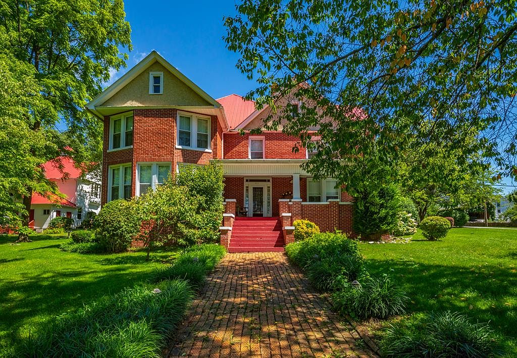 305 Church St, Rural Retreat, VA 24368 Zillow