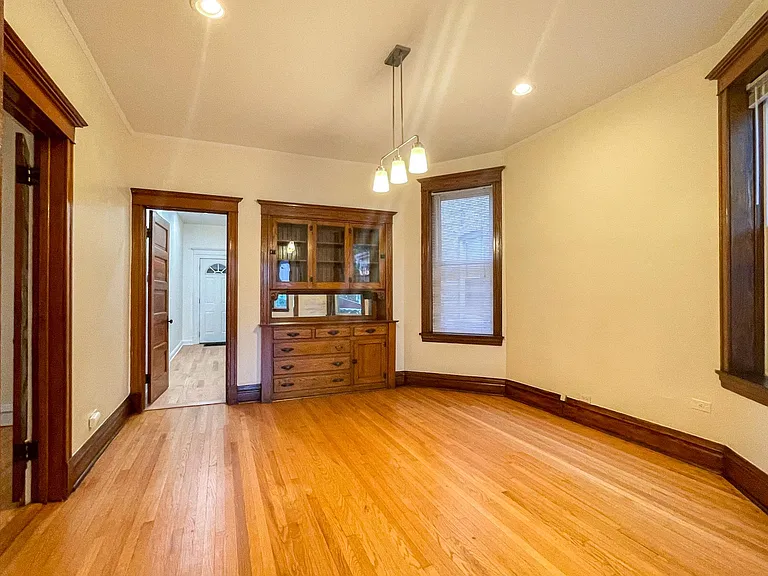 1613 W Berwyn Ave #1 — Photo 5