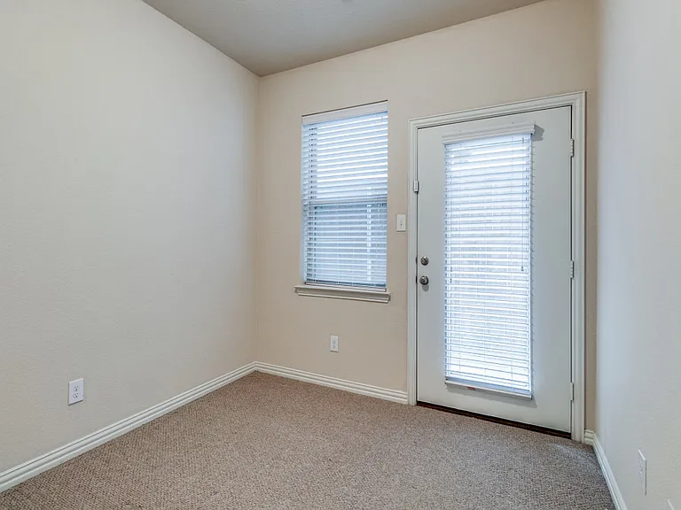 2326 Stutz Dr #103 — Photo 24
