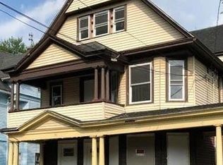 366 Sigourney St, Hartford, CT 06112