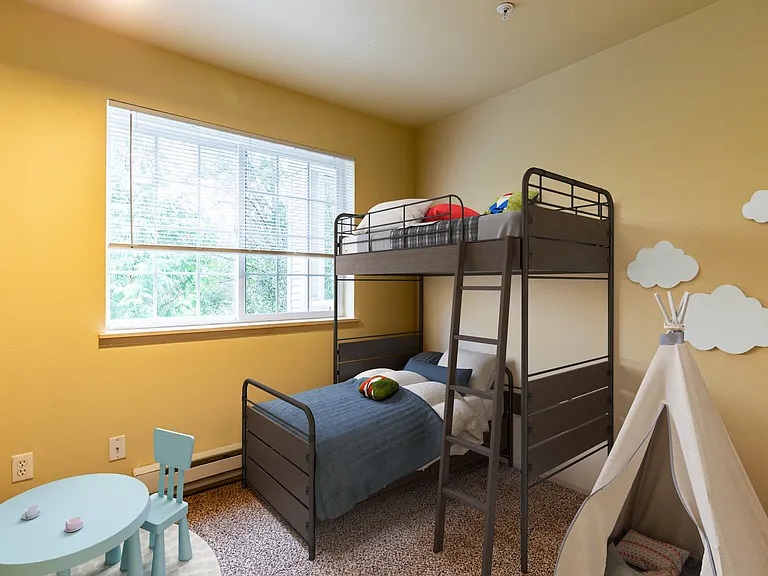2050 Fraser St — Photo 16
