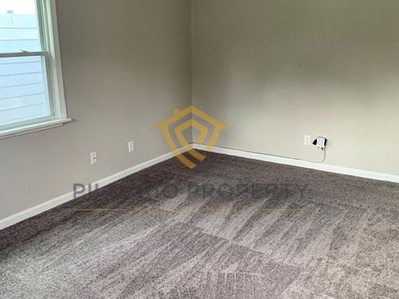 3rd image of 3214 Hovey St