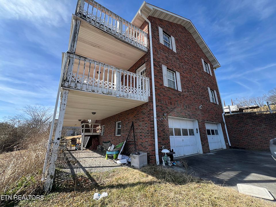 1060 Hilltop Ln, Kodak, TN 37764 | Zillow