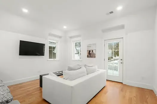 68 Chestnut St #E — Photo 10