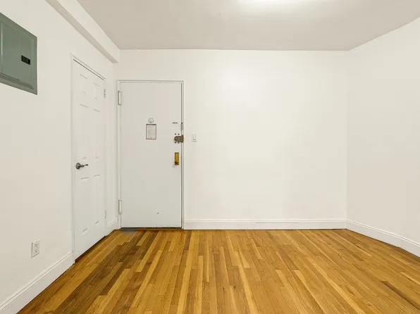 104-20 68th Drive image 5 of 27