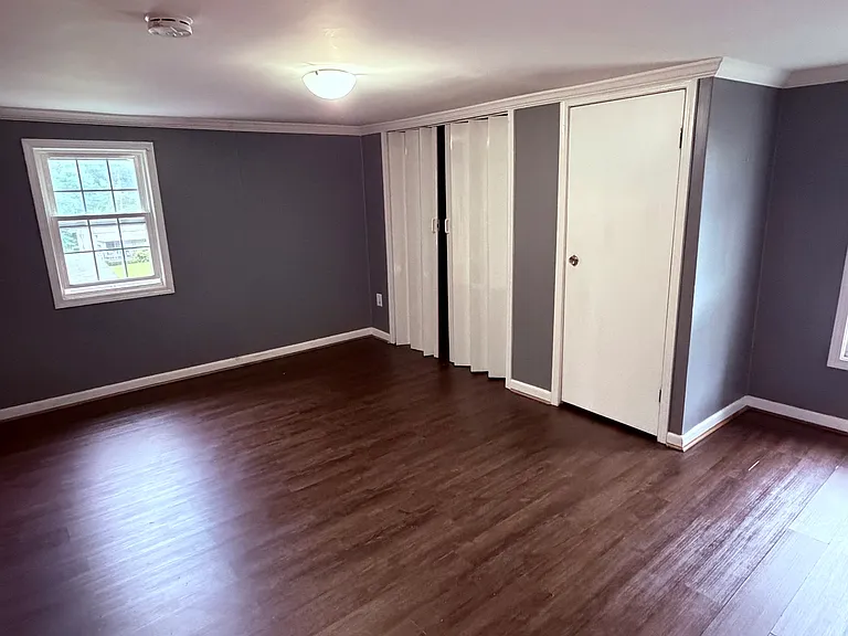 931 James Ave #B — Photo 6