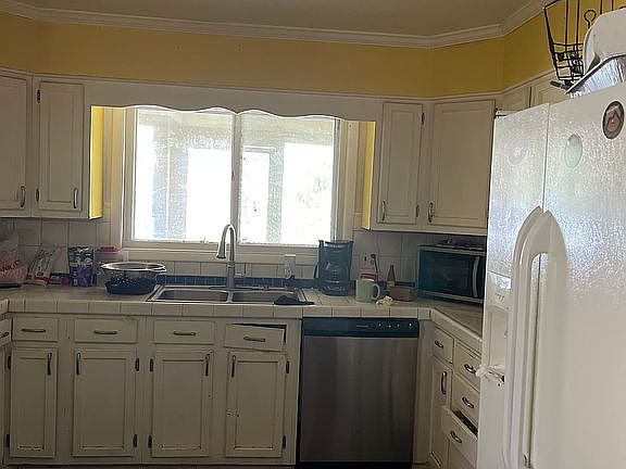 5th image of 128 Sapphire Rd