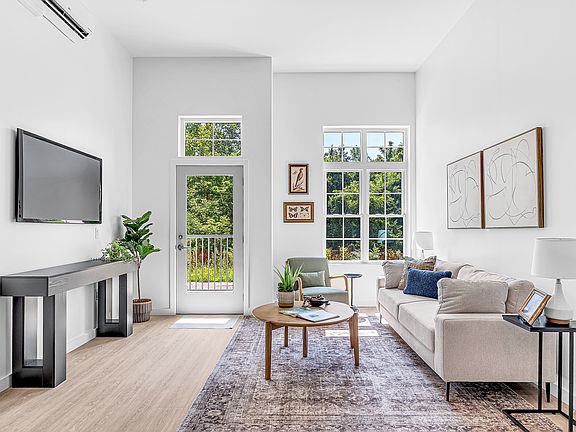 3rd image of 339 Boston Post Rd #3305