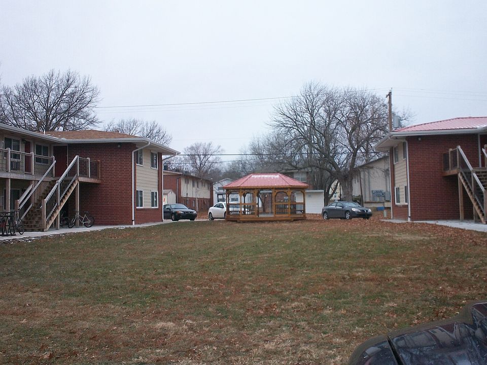 2nd image of 1003 East St