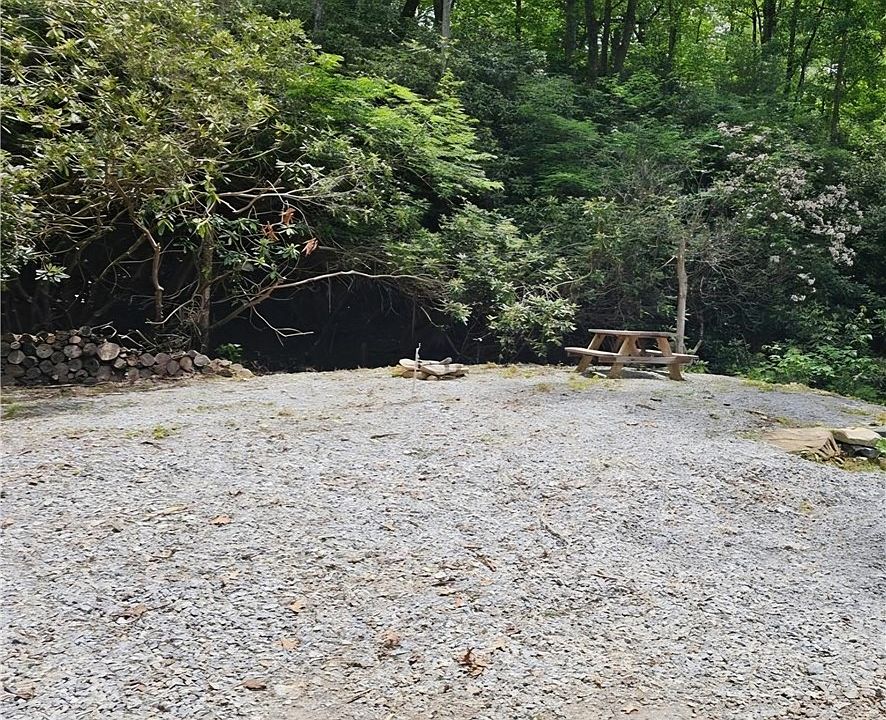 1st image of 476 Locust Road