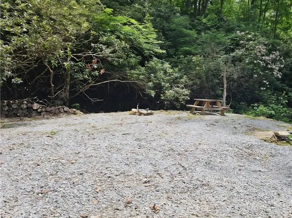 476 Locust Road, Newland, NC 28657