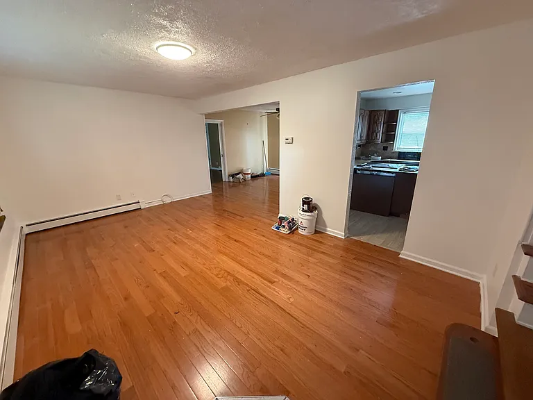 1 S Center St — Photo 1