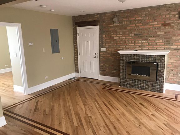 2nd image of 6610 S Kenwood Ave #105