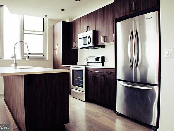 5th image of 3409 Wilson Blvd Unit 702