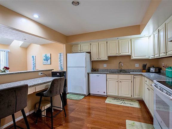 2nd image of 47 Running Brook Ln