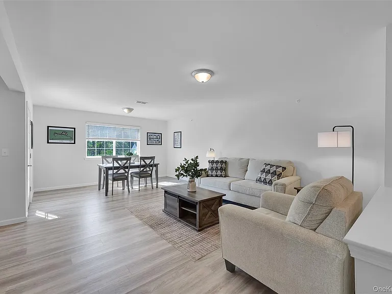 206 Golf Links Rd #232 — Photo 5
