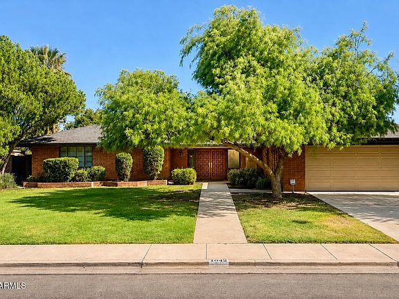 2nd image of 1042 E 3rd Street