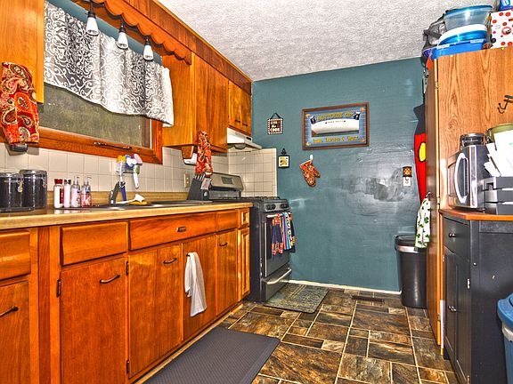 4th image of 219 Westfall Dr