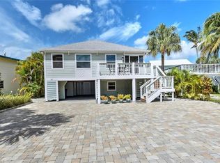 141 Coconut Dr, Fort Myers Beach, FL 33931