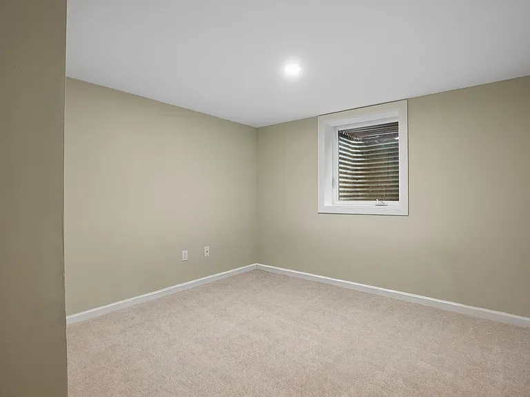 7036 N Wall Ave — Photo 18