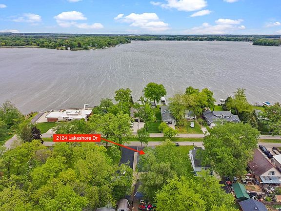 2nd image of 2124 Lakeshore DRIVE