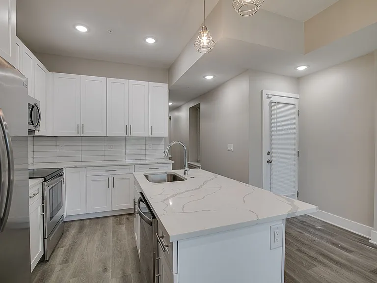 2019 N College Ave — Photo 29