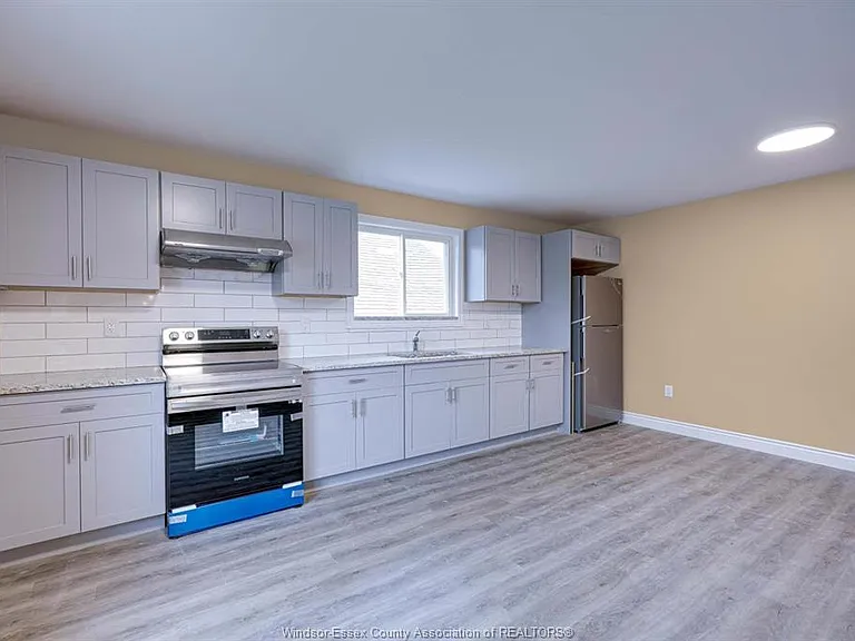 653 Bridge Ave — Photo 3