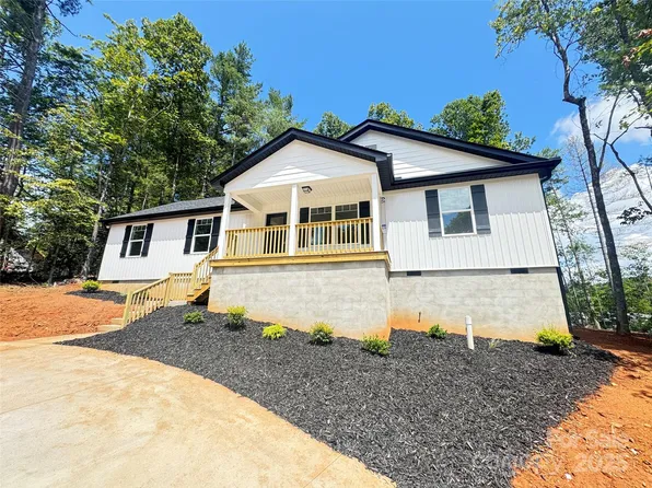 409 Scarlett Oak Ct NE, Lenoir, NC 28645