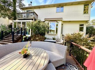 9121 Riverside Dr, Brighton, MI 48116