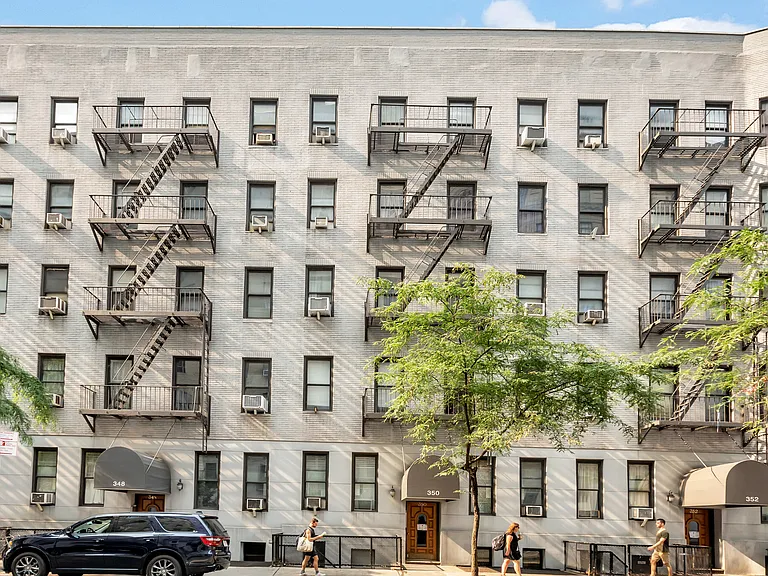 346 W 56th St #3C — Photo 9
