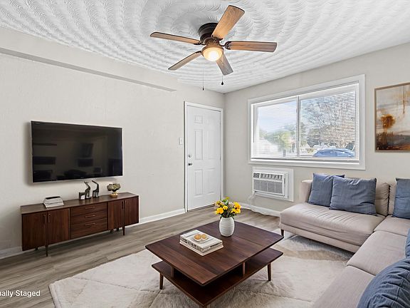 5th image of 200 Pullman Ave #2