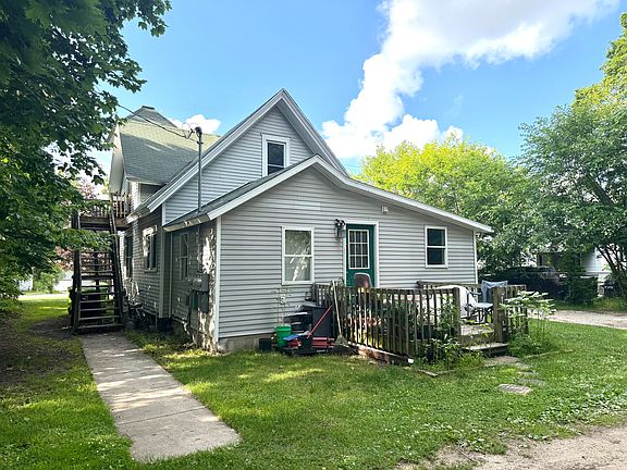 5th image of 209 E Washington St