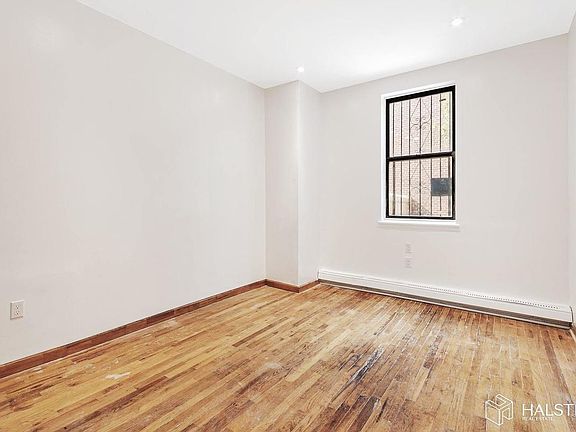 4th image of 387 Hawthorne St APT 1