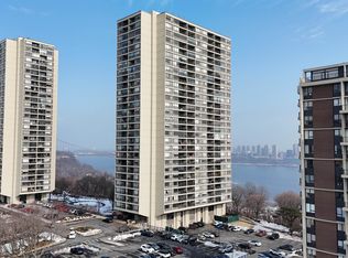 5 Horizon Rd APT 203, Fort Lee, NJ 07024