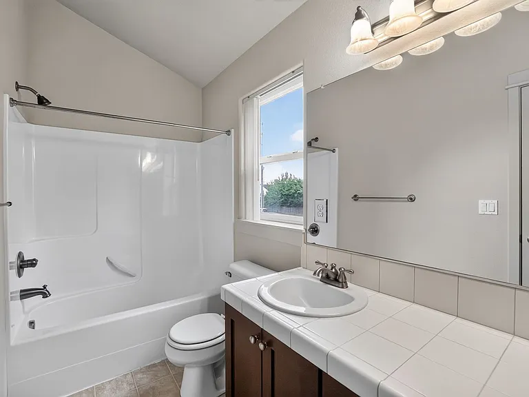 7130 NE Ridge Dr — Photo 9
