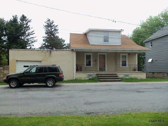 1st image of 557 Poplar St
