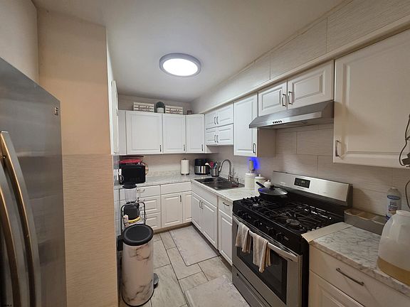 5th image of 720 S New Rd APT 5H