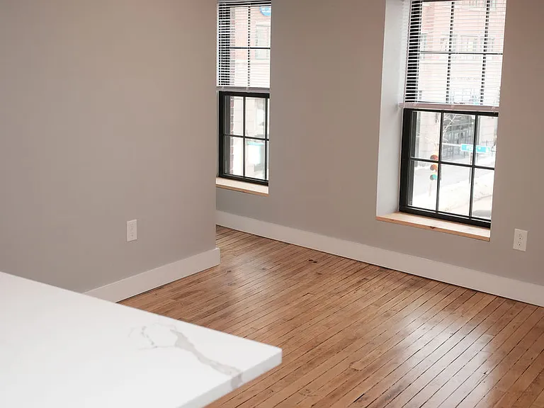 444 Fore St #401 — Photo 6