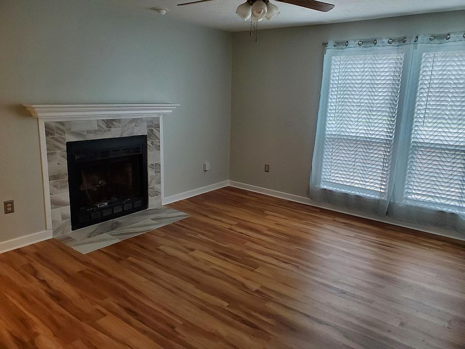 2nd image of 105B Fairfax Cir